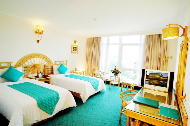 GREEN HOTEL